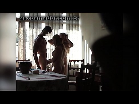 ❤️ Els amics sexuals conviden un home gegant i un trio amb ell ❤️ Porno preciós a nosaltres ca.mysexgamer.ru ☑