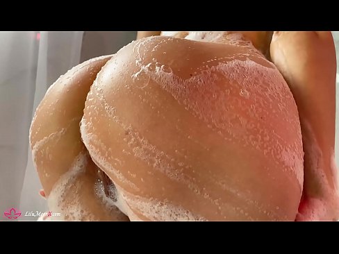 ❤️ La morena es masturba el cony amb un vibrador fins a un orgasme intens a la dutxa ❤️ Porno preciós a nosaltres ca.mysexgamer.ru ☑